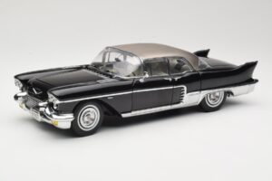 Cadillac Brougham Černý Sun Star 1:18 4001 Kov