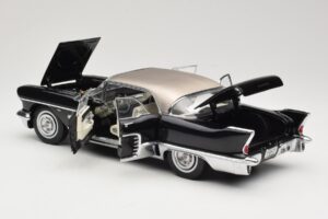 Cadillac Brougham Černý Sun Star 1:18 4001 Kov – obrázek 5 z 8