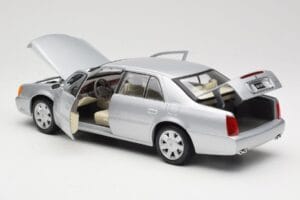 Cadillac DeVille DTS Maisto 1:18 56061 Kov – obrázek 5 z 8
