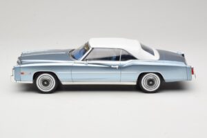 Cadillac Eldorado Kabriolet Modrý MCG 1:18 MCG18472 Kov – obrázek 4 z 7