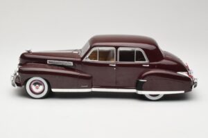 Cadillac Fleetwood 60 Special Sedan Červený MCG 1:18 MCG18071 Kov – obrázek 3 z 6