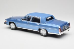 Cadillac Fleetwood Brougham Modrý Metalíza MCG 1:18 MCG18252 Kov – obrázek 5 z 6