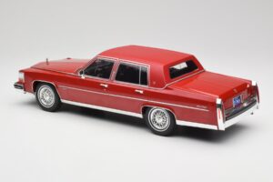 Cadillac Fleetwood Brougham Tmavě Červený Metalíza MCG 1:18 MCG18251 Kov – obrázek 4 z 6