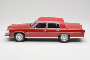 Cadillac Fleetwood Brougham Tmavě Červený Metalíza MCG 1:18 MCG18251 Kov – obrázek 5 z 6