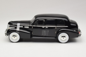 Cadillac Fleetwood Series 75 The Godfather Jada 1:18 91199 Kov – obrázek 3 z 6