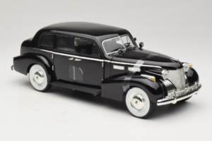 Cadillac Fleetwood Series 75 The Godfather Jada 1:18 91199 Kov – obrázek 4 z 6