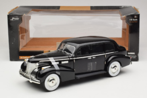 Cadillac Fleetwood Series 75 The Godfather Jada 1:18 91199 Kov – obrázek 6 z 6