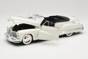 Cadillac Series 62 Kabriolet Bílý Anson 1:18 30335 Kov – obrázek 2 z 8