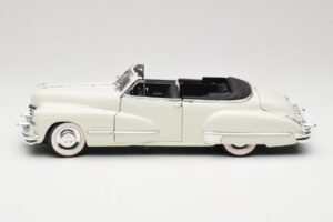 Cadillac Series 62 Kabriolet Bílý Anson 1:18 30335 Kov – obrázek 4 z 8