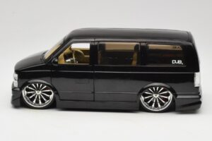 Chevrolet Astro Van Tuned Černý Jada 1:18 63122 Kov – obrázek 4 z 8