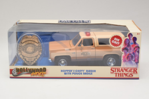 Chevrolet Blazer K5 Policie Stranger Things Metals Diecast 1:24 31111-24 Kov
