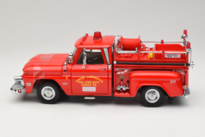 Chevrolet C-20 Fire Truck Sun Star 1:18 1383 Kov – obrázek 3 z 6