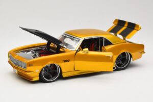 Chevrolet Camaro Z/28 Zlatý Maisto 1:18 31066 Kov – obrázek 2 z 8