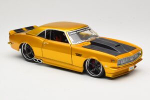 Chevrolet Camaro Z/28 Zlatý Maisto 1:18 31066 Kov – obrázek 6 z 8