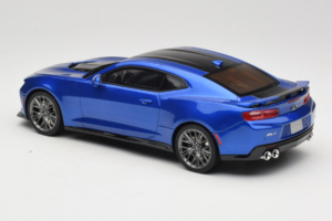 Chevrolet Camaro ZL1 Gen 6 Modrý GT Spirit 1:18 GT177 Pryskyřice – obrázek 5 z 6
