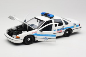 Chevrolet Caprice Chicago Policie UT Models 1:18 180142096 Kov – obrázek 2 z 8