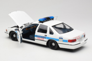 Chevrolet Caprice Chicago Policie UT Models 1:18 180142096 Kov – obrázek 5 z 8