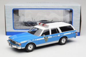 Chevrolet Caprice Estate Wagon NYPD MCG 1:18 MCG18477 Kov – obrázek 6 z 6