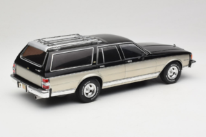 Chevrolet Caprice Estate Wagon Stříbrný & Šedý MCG 1:18 MCG18478 Kov – obrázek 2 z 6