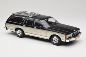 Chevrolet Caprice Estate Wagon Stříbrný & Šedý MCG 1:18 MCG18478 Kov – obrázek 4 z 6