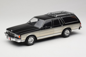 Chevrolet Caprice Estate Wagon Stříbrný & Šedý MCG 1:18 MCG18478 Kov