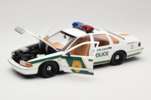Chevrolet Caprice Metro Dade Policie UT Models 1:18 21024 Kov – obrázek 2 z 8