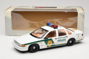 Chevrolet Caprice Metro Dade Policie UT Models 1:18 21024 Kov – obrázek 8 z 8