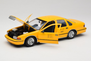 Chevrolet Caprice Taxík NYC UT Models 1:18 180142095-O1 Kov – obrázek 2 z 8