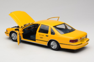 Chevrolet Caprice Taxík NYC UT Models 1:18 180142095-O1 Kov – obrázek 5 z 8