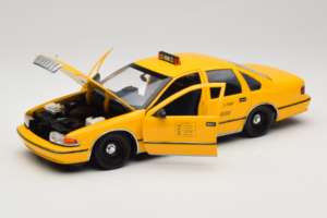 Chevrolet Caprice NYC Taxi UT Models 1:18 180142095 Kov – obrázek 2 z 8