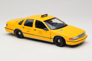 Chevrolet Caprice NYC Taxi UT Models 1:18 180142095 Kov – obrázek 6 z 8