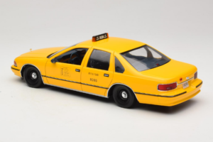 Chevrolet Caprice NYC Taxi UT Models 1:18 180142095 Kov – obrázek 7 z 8