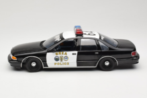 Chevrolet Caprice Kalifornie Policie UT Models 1:18 180142098 Kov – obrázek 4 z 8