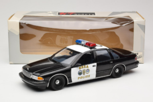 Chevrolet Caprice Kalifornie Policie UT Models 1:18 180142098 Kov – obrázek 8 z 8