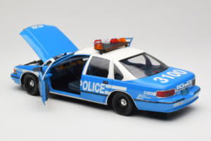 Chevrolet Caprice New York Policie UT Models 1:18 180142097 Kov – obrázek 7 z 8
