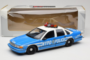 Chevrolet Caprice New York Policie UT Models 1:18 180142097 Kov – obrázek 8 z 8