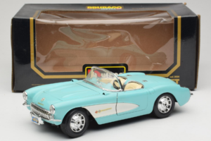 Chevrolet Corvette C1 Modrý & Bílý Bburago 1:18 3024-M2 Kov – obrázek 8 z 8
