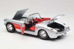 Chevrolet Corvette C1 Stříbrný & Červený Bburago 1:18 3024-M1 Kov – obrázek 5 z 8