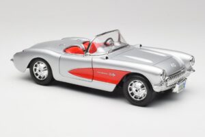 Chevrolet Corvette C1 Stříbrný & Červený Bburago 1:18 3024-M1 Kov – obrázek 6 z 8