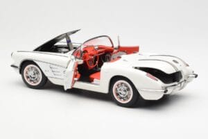 Chevrolet Corvette C1 Spider Hard Top Snowcrest Bílý AUTOart 1:18 71147 Kov – obrázek 5 z 8