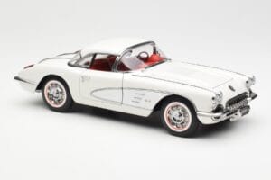 Chevrolet Corvette C1 Spider Hard Top Snowcrest Bílý AUTOart 1:18 71147 Kov – obrázek 6 z 8