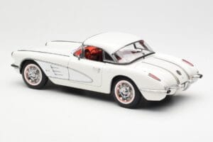 Chevrolet Corvette C1 Spider Hard Top Snowcrest Bílý AUTOart 1:18 71147 Kov – obrázek 7 z 8