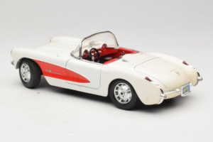 Chevrolet Corvette C1 Bílý & Červený Bburago 1:18 3024-M3 Kov – obrázek 7 z 8