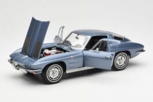 Chevrolet Corvette C2 Modošedý Metalický AUTOart 1:18 71182 Kov – obrázek 2 z 8