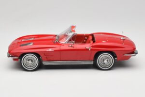 Chevrolet Corvette C2 Sting Ray Kabriolet Riverside Red Norev 1:18 189056 Kov – obrázek 3 z 6