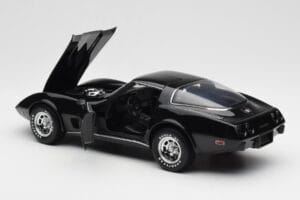Chevrolet Corvette C3 Černý UT Models 1:18 21071 Kov – obrázek 5 z 8