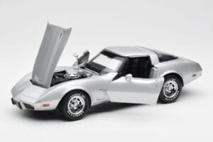 Chevrolet Corvette C3 Stříbrný UT Models 1:18 21072 Kov – obrázek 2 z 8
