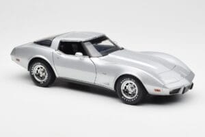 Chevrolet Corvette C3 Stříbrný UT Models 1:18 21072 Kov – obrázek 6 z 8