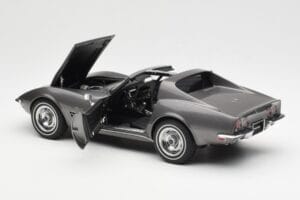 Chevrolet Corvette C3 Spider Laguna Šedý Metalický AUTOart 1:18 71173 Kov – obrázek 5 z 8