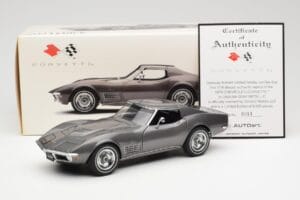 Chevrolet Corvette C3 Spider Laguna Šedý Metalický AUTOart 1:18 71173 Kov – obrázek 8 z 8
